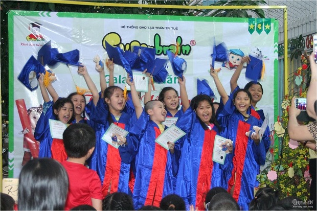 SUPERBRAIN BÌNH THẠNH VÀ SUPERBRAIN GÒ VẤP TỔ CHỨC GALA CUỐI NĂM “TRAO GỬI YÊU THƯƠNG”