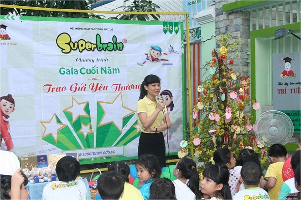 SUPERBRAIN BÌNH THẠNH VÀ SUPERBRAIN GÒ VẤP TỔ CHỨC GALA CUỐI NĂM “TRAO GỬI YÊU THƯƠNG”