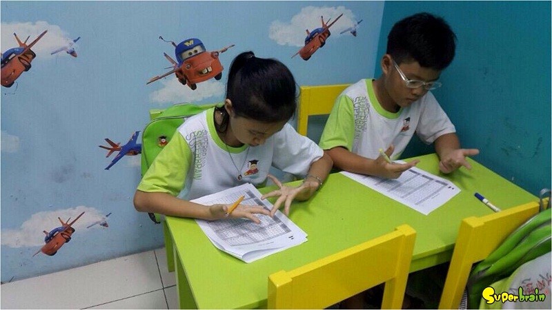 GIẢI MÃ KHẢ NĂNG TÍNH NHẨM SIÊU TỐC Ở TRẺ EM