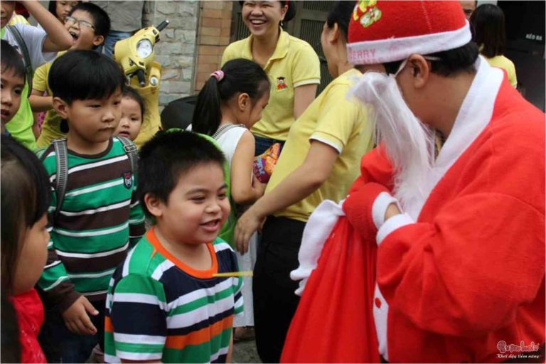 CHƯƠNG TRÌNH "TÀI NĂNG TOẢ SÁNG" - GIÁNG SINH 2014