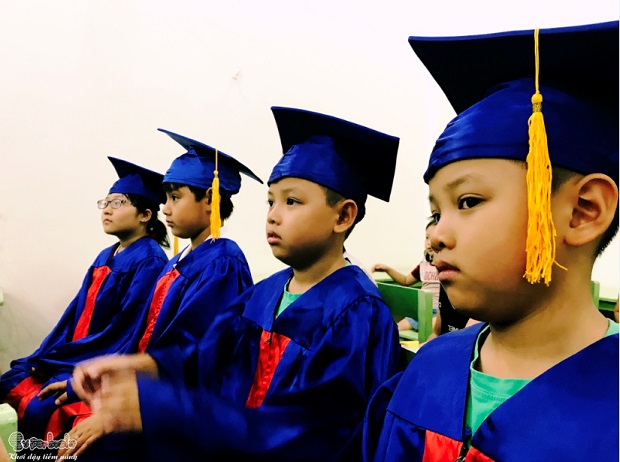 superbrain-binh-thanh-mung-le-tot-nghiep-cho-hoc-vien-nam-2017