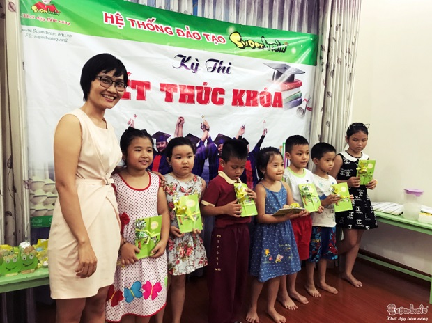 superbrain-binh-thanh-mung-le-tot-nghiep-cho-hoc-vien-nam-2017