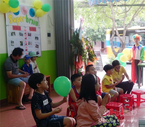 superbrain-da-nang-co-so-2-tung-bung-khai-truong