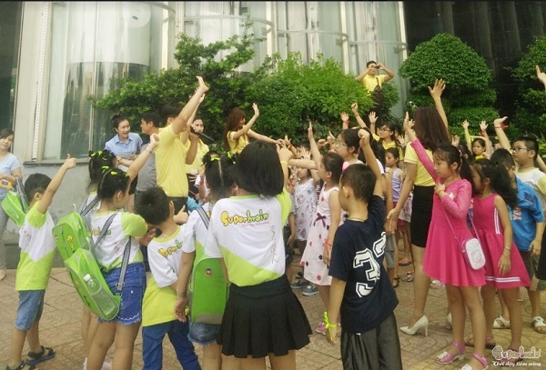 superbrain-bien-hoa-vo-thi-sau-tung-bung-khai-truong