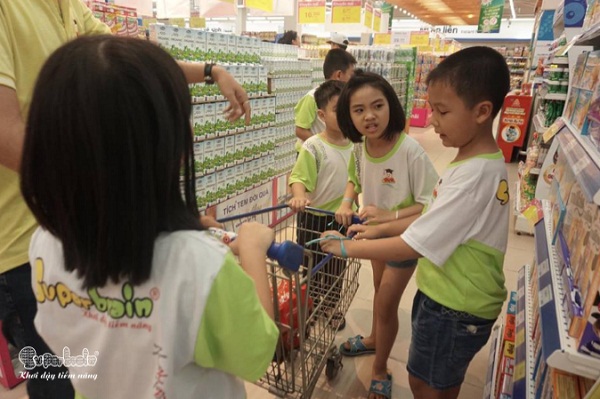 Tranh luận sôi nổi về những món đồ của đội mình