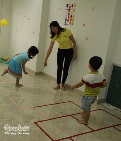 Trò chơi Nhảy lò cò