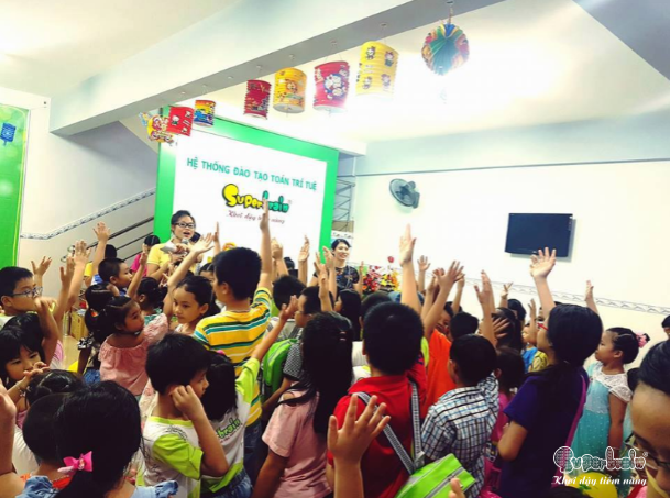 trung-thu-am-ap-cung-superbrain-viet-nam