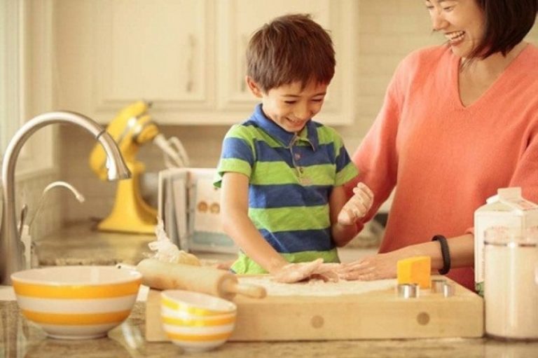 BA MẸ CẦN DẠY CON KỸ NĂNG SỐNG NÀO TRONG DỊP HÈ NÀY