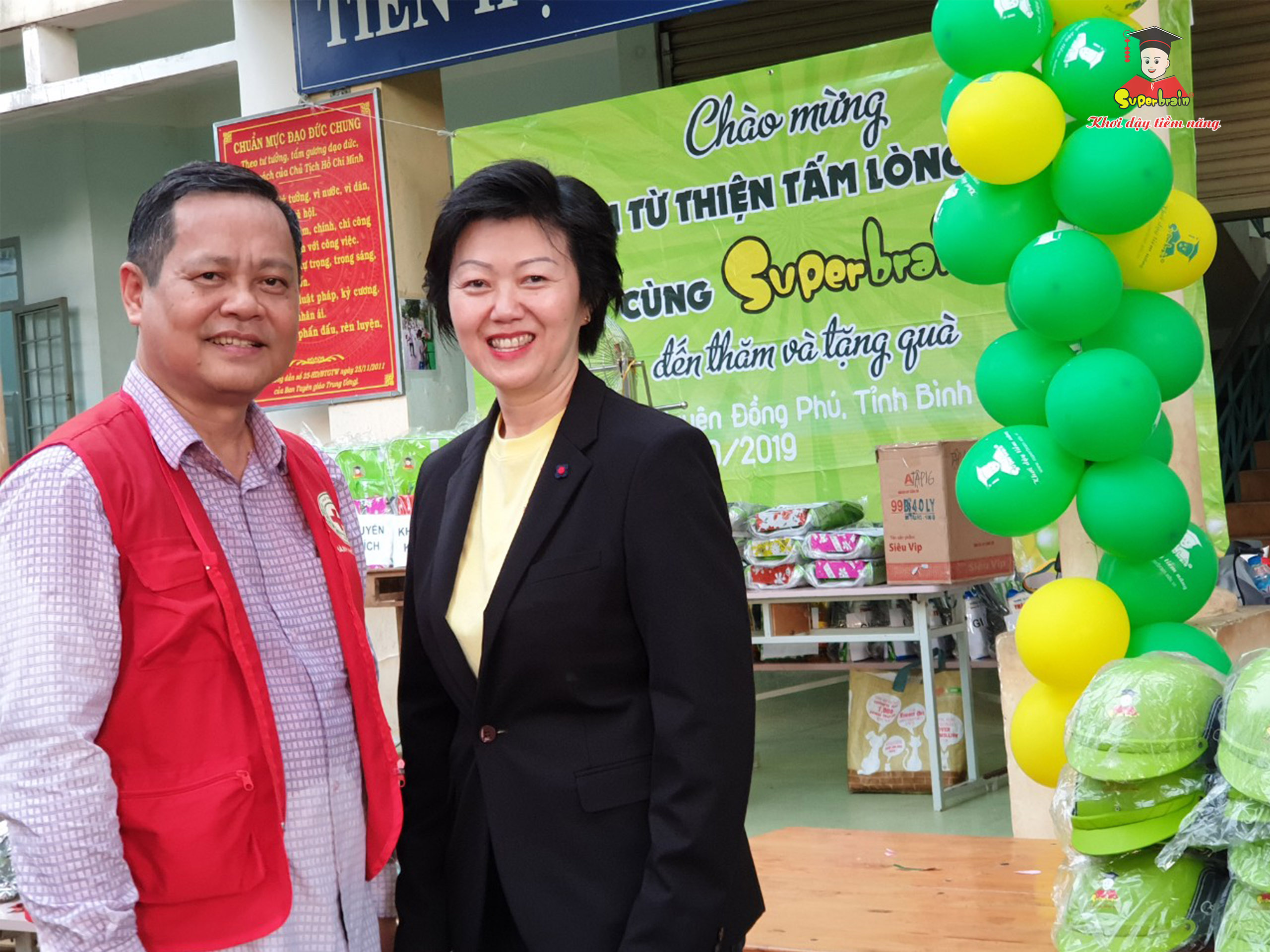 “SUPERBRAIN VÌ CỘNG ĐỒNG” – THĂM VÀ TRAO QUÀ CHO TRẺ EM BÌNH PHƯỚC