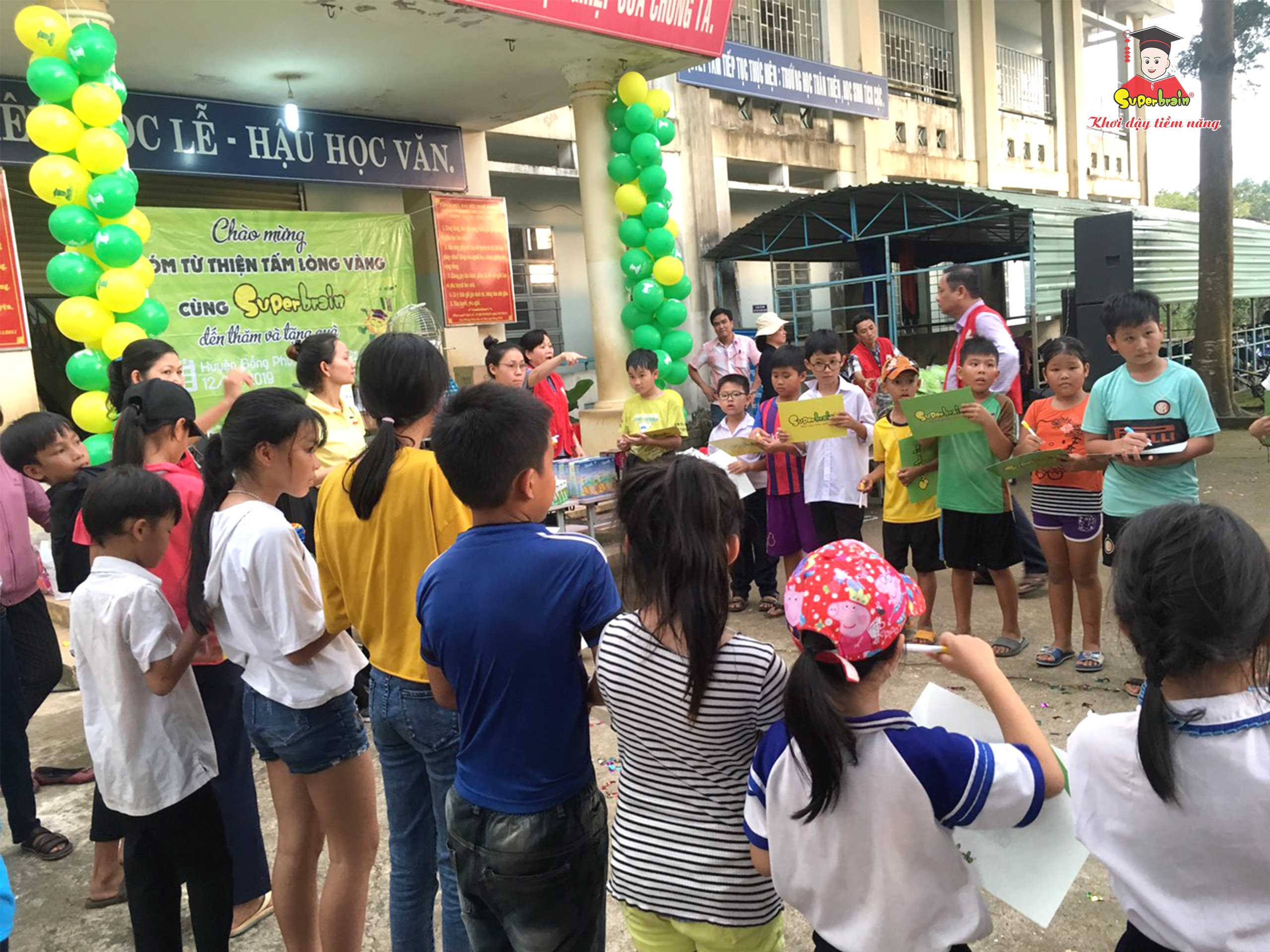 “SUPERBRAIN VÌ CỘNG ĐỒNG” – THĂM VÀ TRAO QUÀ CHO TRẺ EM BÌNH PHƯỚC