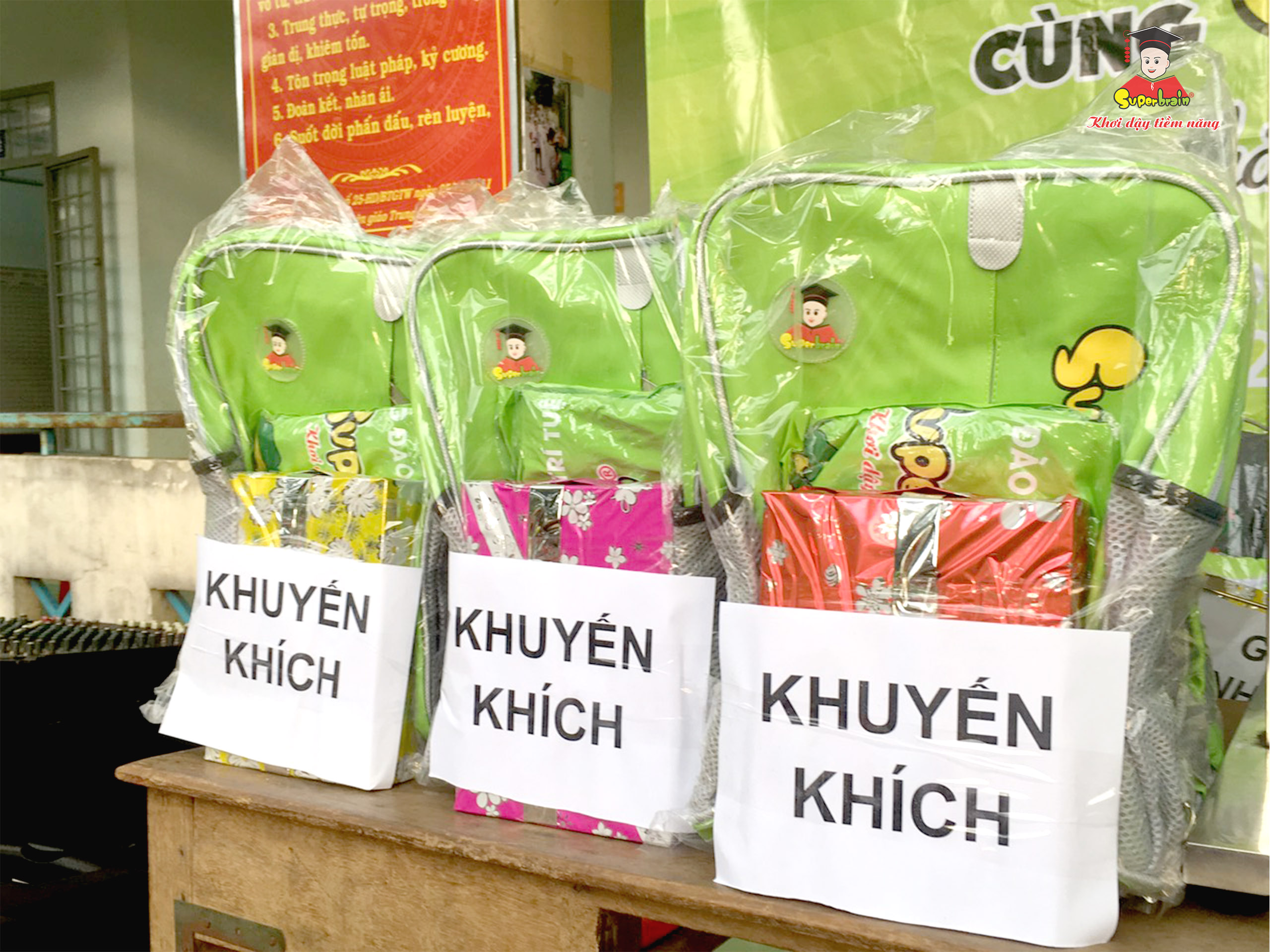 “SUPERBRAIN VÌ CỘNG ĐỒNG” – THĂM VÀ TRAO QUÀ CHO TRẺ EM BÌNH PHƯỚC