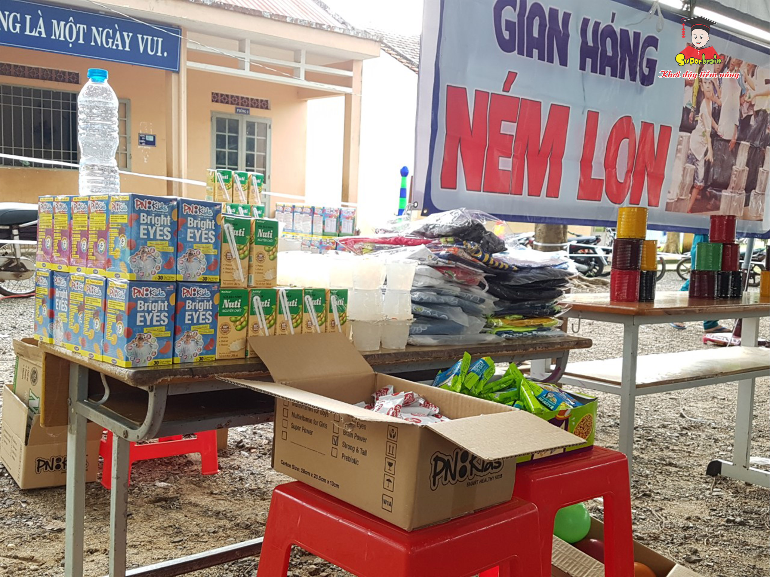 “SUPERBRAIN VÌ CỘNG ĐỒNG” – THĂM VÀ TRAO QUÀ CHO TRẺ EM BÌNH PHƯỚC