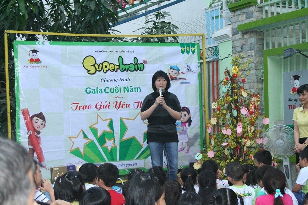 SUPERBRAIN BÌNH THẠNH VÀ SUPERBRAIN GÒ VẤP TỔ CHỨC GALA CUỐI NĂM “TRAO GỬI YÊU THƯƠNG”