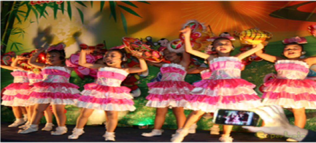 Trẻ em TP.HCM tham gia Đêm hội Trung thu Superbrain 2013 tại Green House