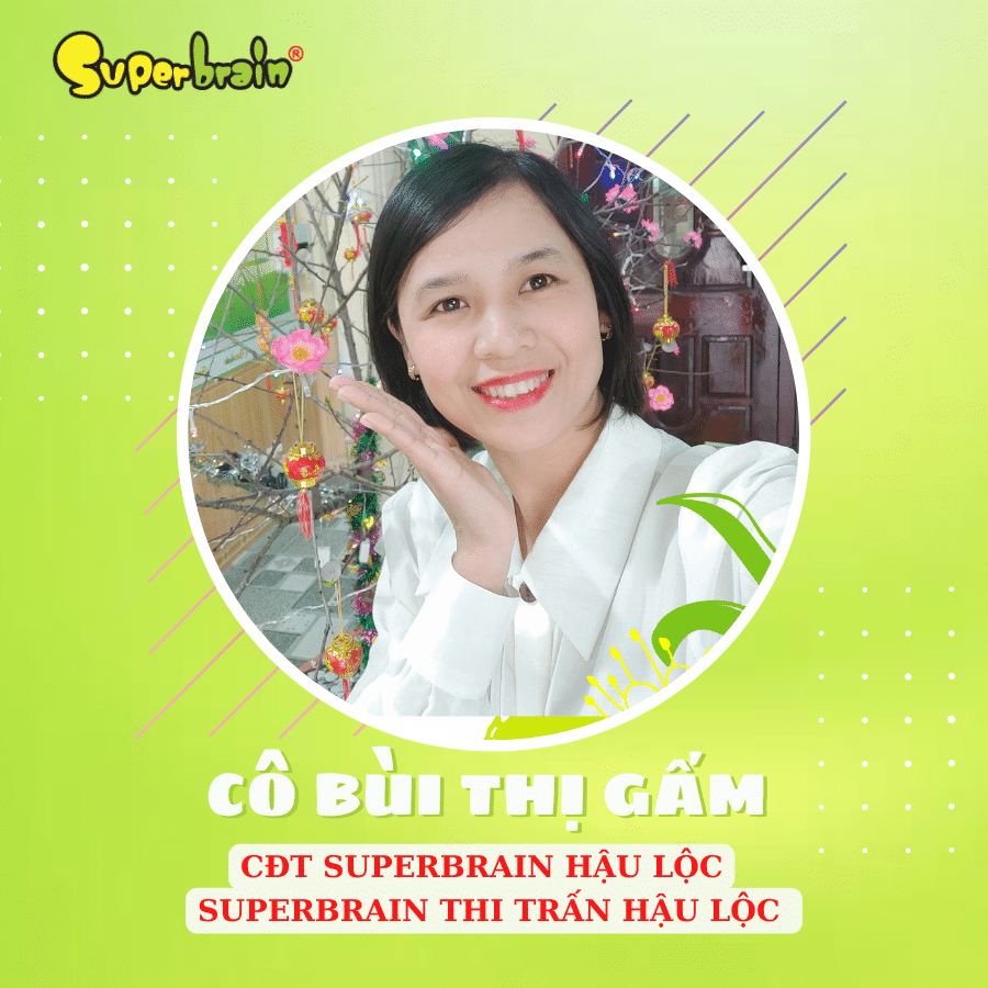 Cô Bùi Thị Gấm, giáo viên trong ngày khai trương Superbrain