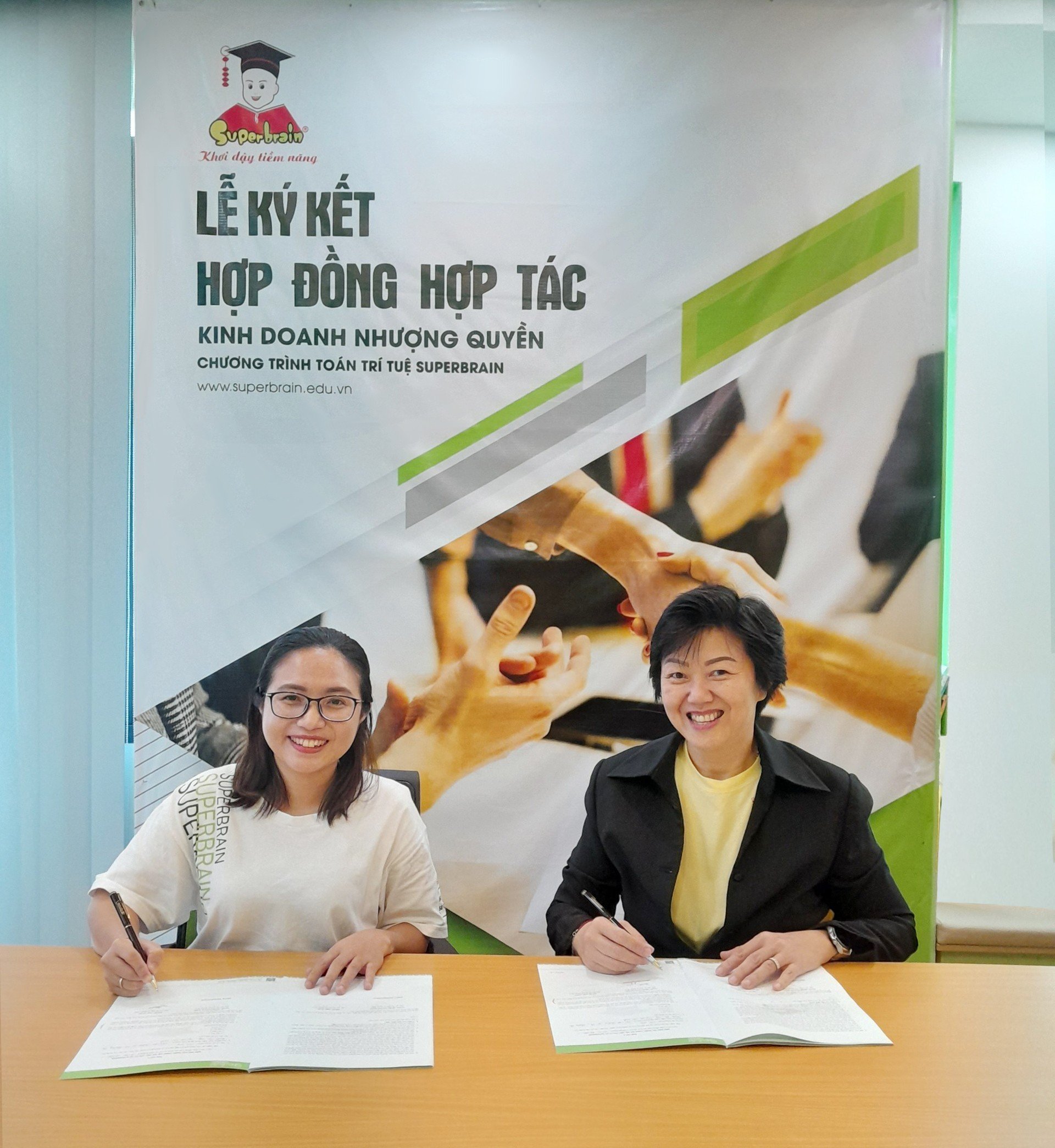 Chúc cô Hân thành công trên hành trình mới