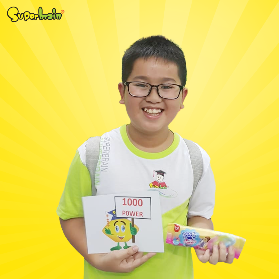 Khánh Minh khi còn là cậu bé học tại Supebrain Bến Lức - Cựu học viên Superbrain Bến Lức đạt thủ khoa cấp tỉnh