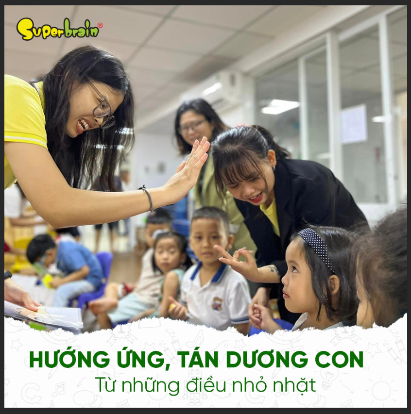 Lời khen của ba mẹ rất có giá trị với con trẻ