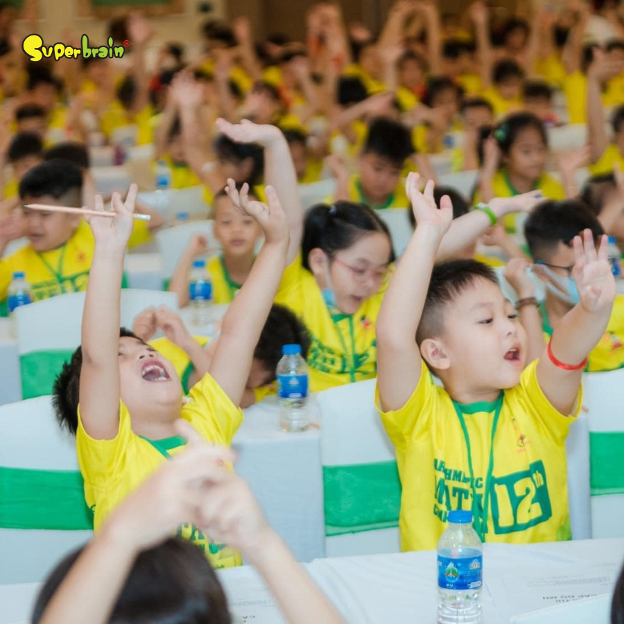 Sắp xếp lại thời gian để con thích nghi với năm học mới