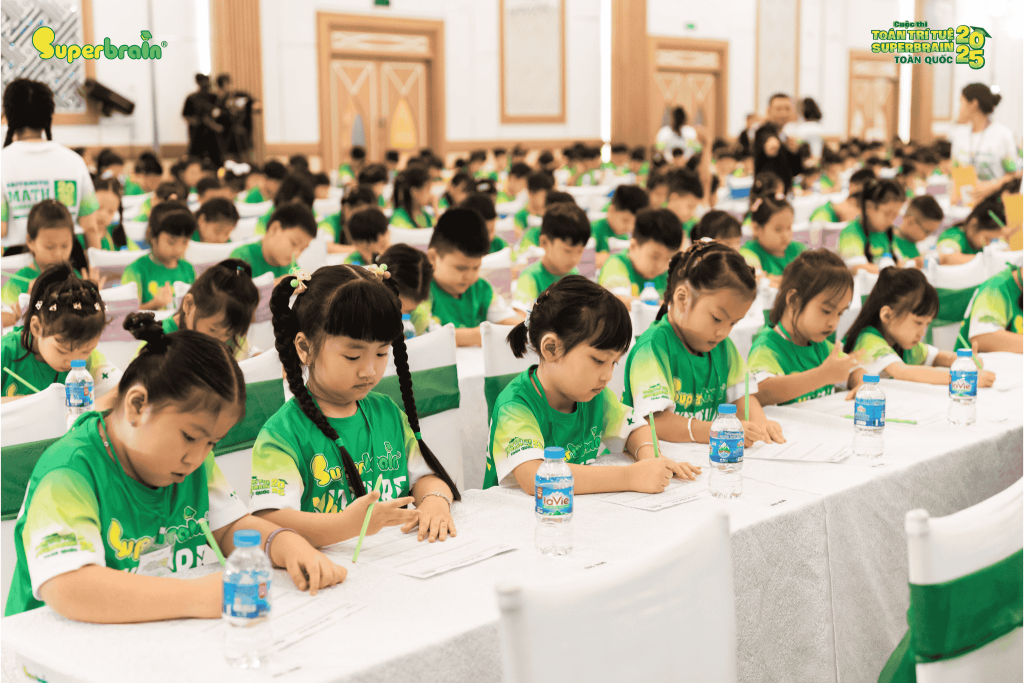 Hình ảnh thí sinh tham gia vòng thi Nhìn tính 